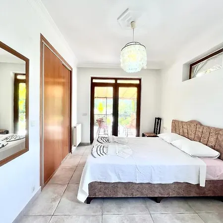 Grapes Villa *
