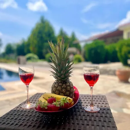Villa Grapes *